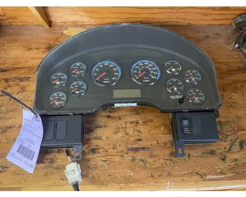 INTERNATIONAL 7300 Instrument Cluster