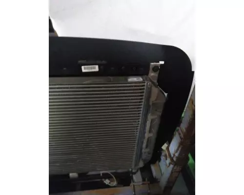 INTERNATIONAL 7300 Radiator