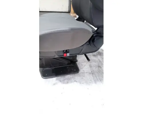 INTERNATIONAL 7300 Seat, Front