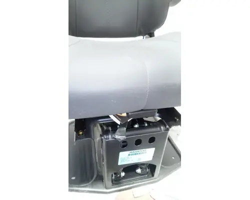 INTERNATIONAL 7300 Seat, Front