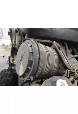 INTERNATIONAL 7400 AIR CLEANER