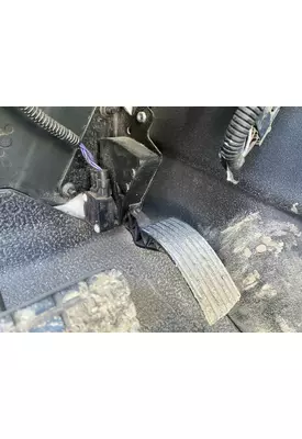 INTERNATIONAL 7400 Accelerator Pedal