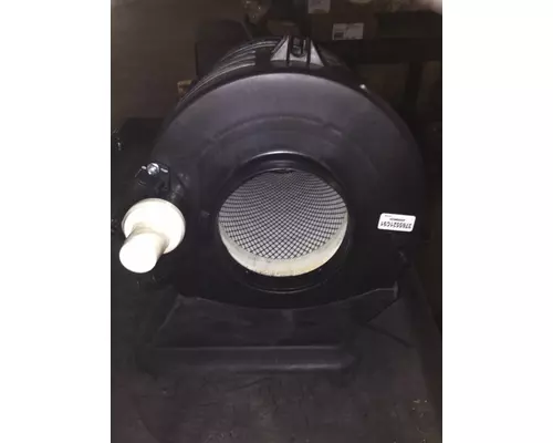 INTERNATIONAL 7400 Air Cleaner