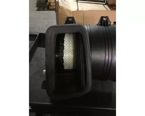 INTERNATIONAL 7400 Air Cleaner