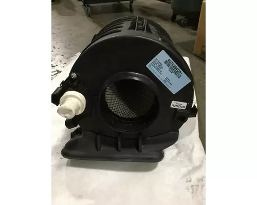 INTERNATIONAL 7400 Air Cleaner