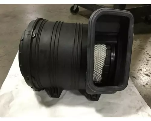 INTERNATIONAL 7400 Air Cleaner