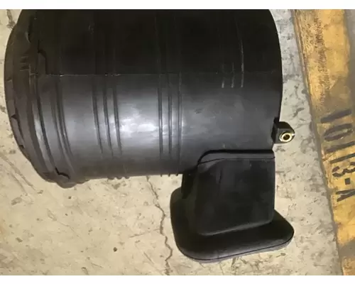 INTERNATIONAL 7400 Air Cleaner