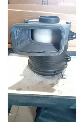 INTERNATIONAL 7400 Air Cleaner