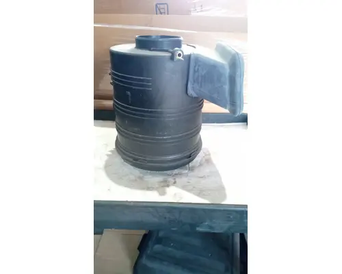 INTERNATIONAL 7400 Air Cleaner