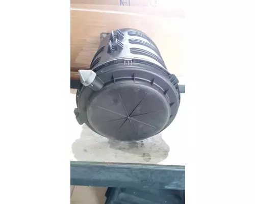 INTERNATIONAL 7400 Air Cleaner