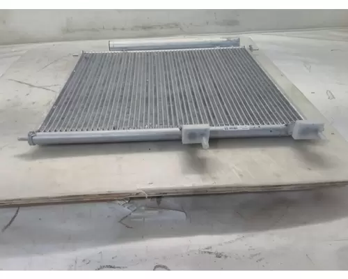 INTERNATIONAL 7400 Air Conditioner Condenser