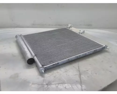 INTERNATIONAL 7400 Air Conditioner Condenser
