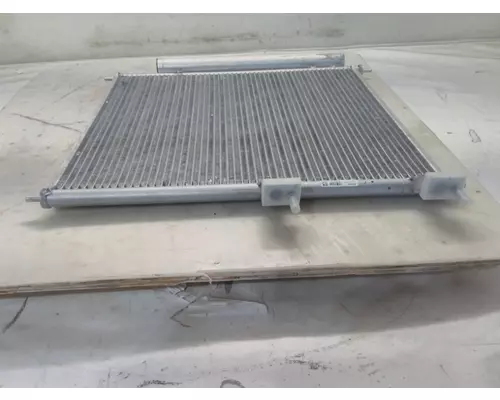 INTERNATIONAL 7400 Air Conditioner Condenser