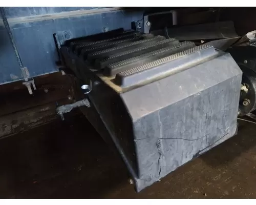 INTERNATIONAL 7400 BATTERY BOX