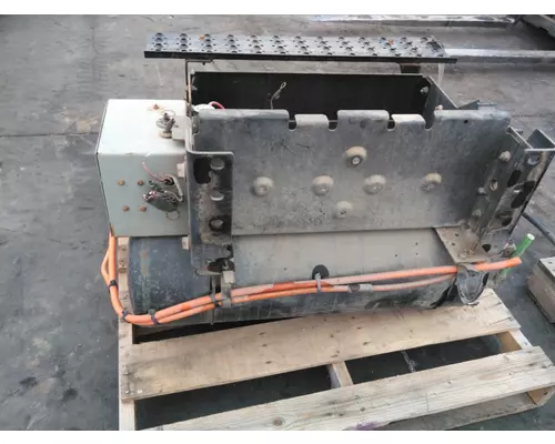 INTERNATIONAL 7400 BATTERY BOX