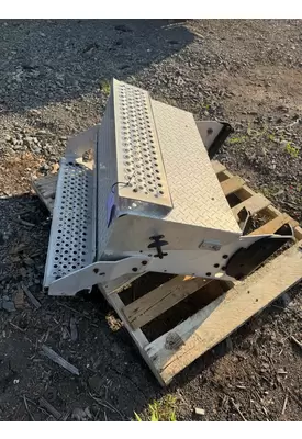INTERNATIONAL 7400 Battery Box