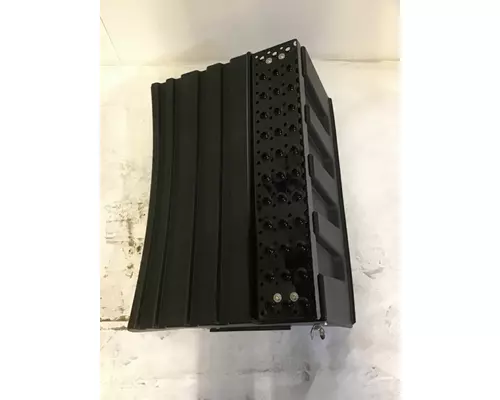 INTERNATIONAL 7400 Battery Box