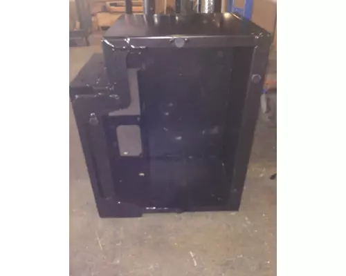 INTERNATIONAL 7400 Battery Box