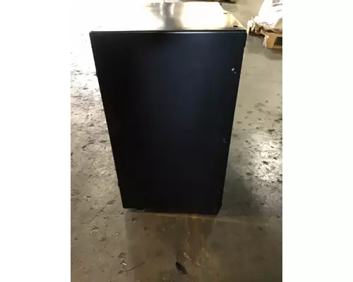 INTERNATIONAL 7400 Battery Box