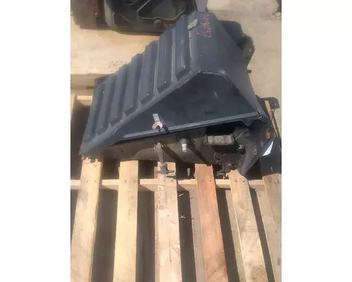 INTERNATIONAL 7400 Battery Box