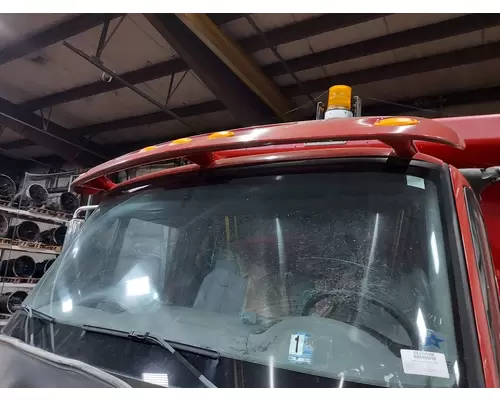 INTERNATIONAL 7400 CAB CLIP