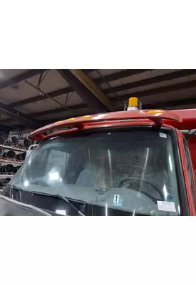 INTERNATIONAL 7400 CAB CLIP