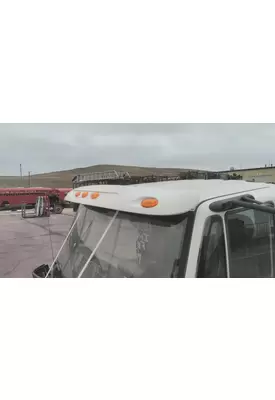 INTERNATIONAL 7400 CAB CLIP