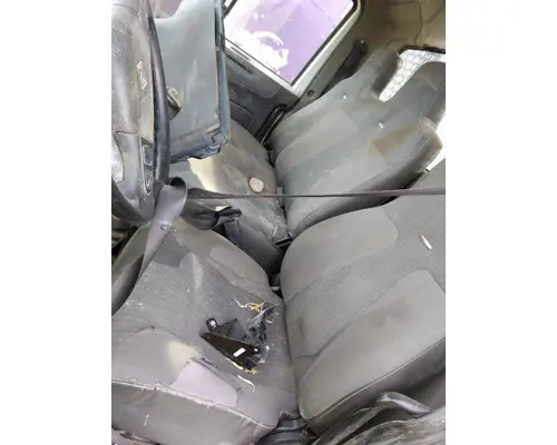 INTERNATIONAL 7400 CAB