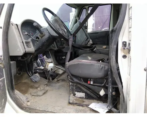 INTERNATIONAL 7400 CAB