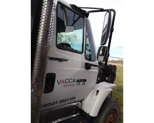 INTERNATIONAL 7400 CAB