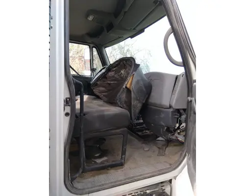 INTERNATIONAL 7400 CAB