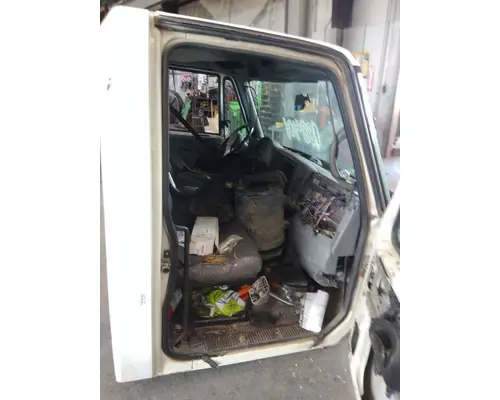 INTERNATIONAL 7400 CAB