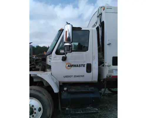 INTERNATIONAL 7400 CAB