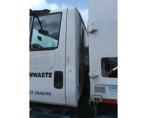 INTERNATIONAL 7400 CAB