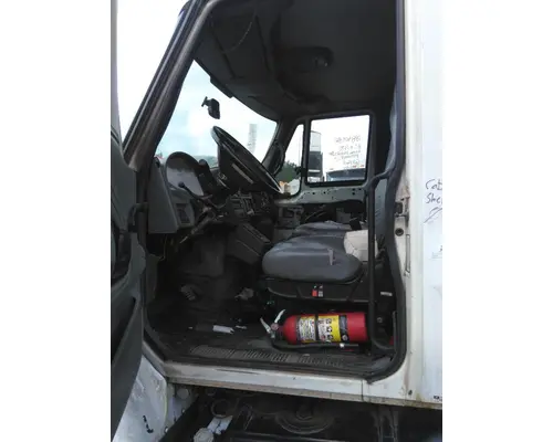 INTERNATIONAL 7400 CAB