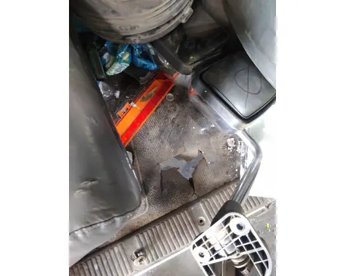 INTERNATIONAL 7400 CAB