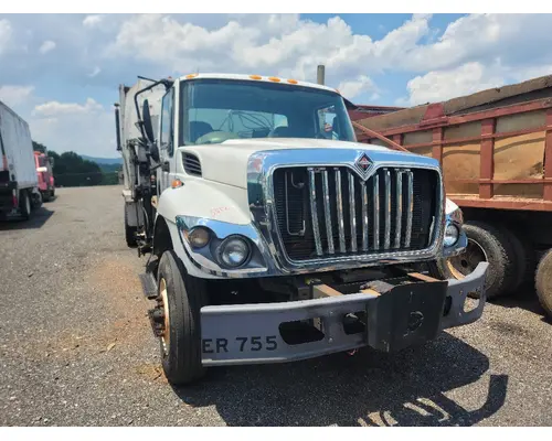 INTERNATIONAL 7400 Cab