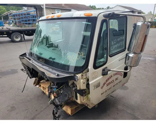 INTERNATIONAL 7400 Cab