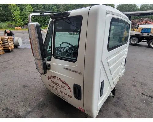 INTERNATIONAL 7400 Cab