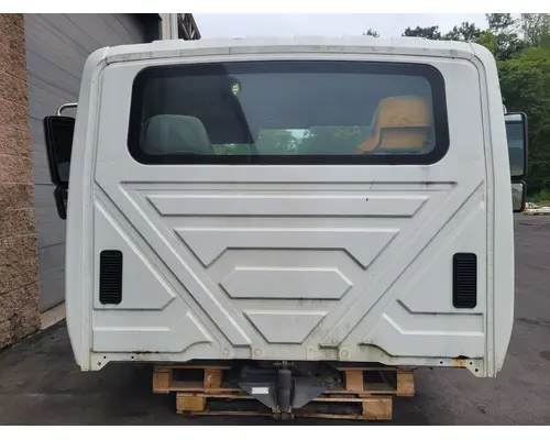 INTERNATIONAL 7400 Cab