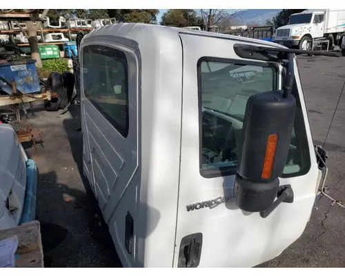 INTERNATIONAL 7400 Cab