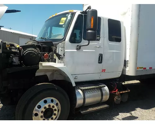 INTERNATIONAL 7400 Cab