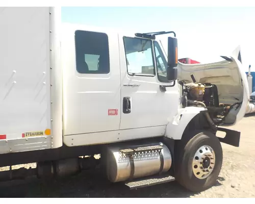 INTERNATIONAL 7400 Cab