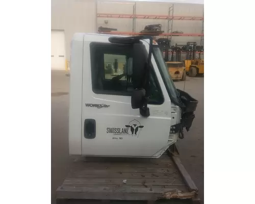 INTERNATIONAL 7400 Cab