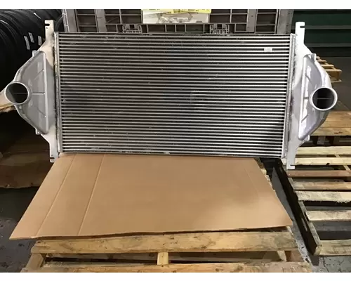 INTERNATIONAL 7400 Charge Air Cooler (ATAAC)