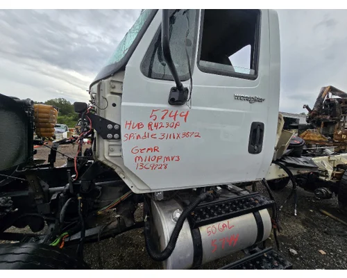 INTERNATIONAL 7400 Complete Vehicle