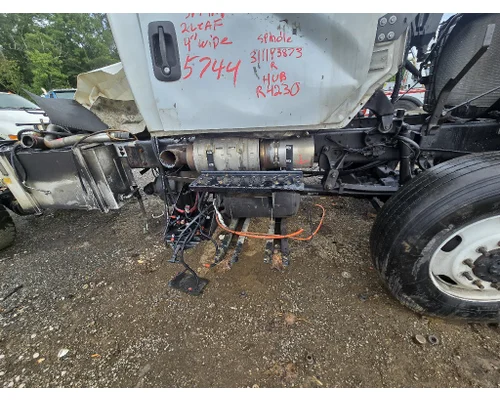 INTERNATIONAL 7400 Complete Vehicle