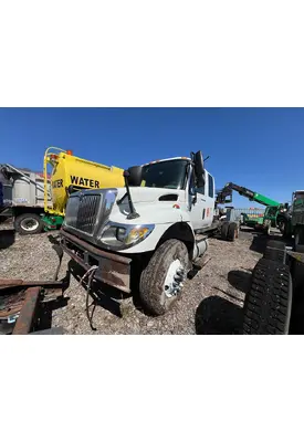 INTERNATIONAL 7400 Complete Vehicle