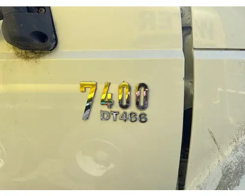 INTERNATIONAL 7400 Complete Vehicle