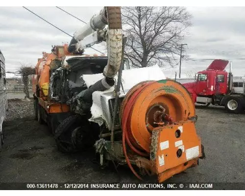 INTERNATIONAL 7400 Complete Vehicle